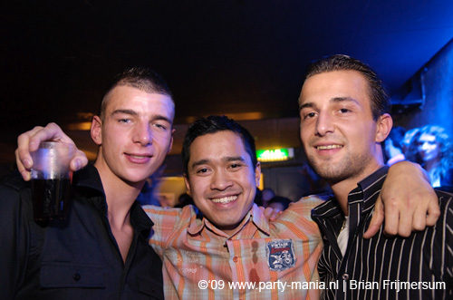 090214_117_los_partymania