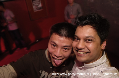 090214_122_los_partymania