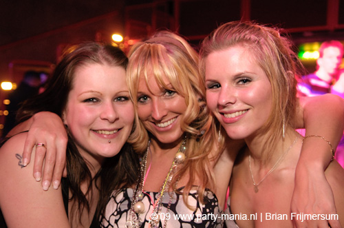 090214_130_los_partymania