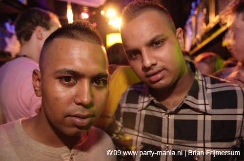 090214_135_los_partymania