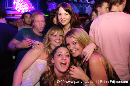 090214_136_los_partymania