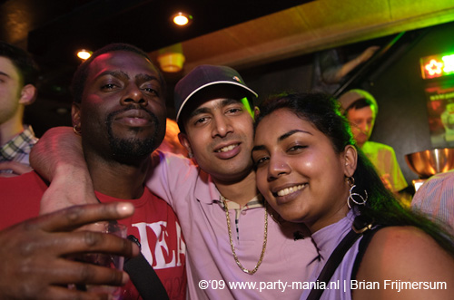 090214_139_los_partymania