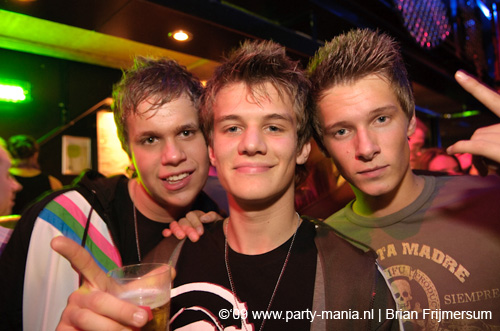 090214_140_los_partymania