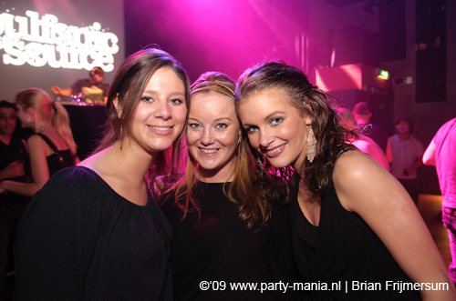 090214_152_los_partymania