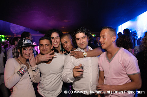 090214_156_los_partymania