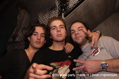 090214_161_los_partymania