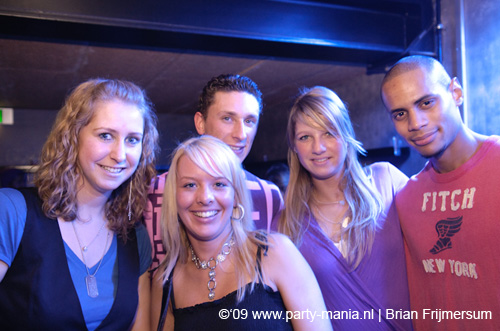 090214_166_los_partymania