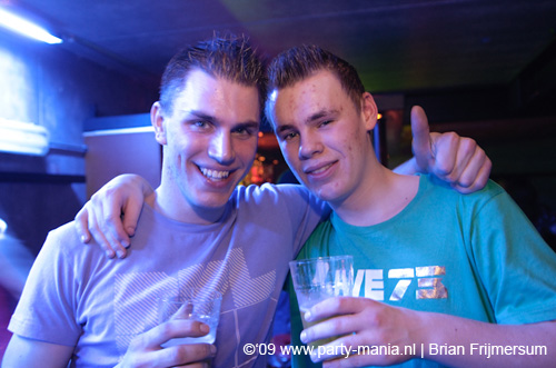 090214_167_los_partymania