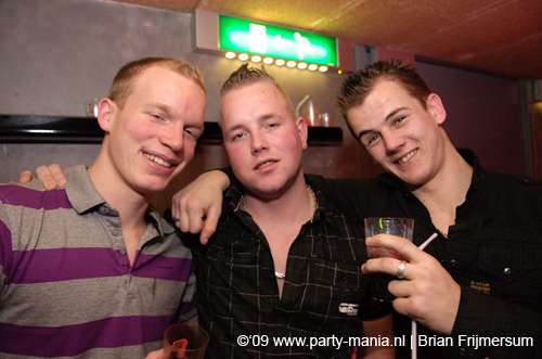 090214_170_los_partymania