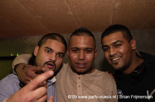 090214_181_los_partymania