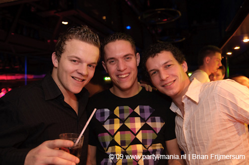 090214_183_los_partymania