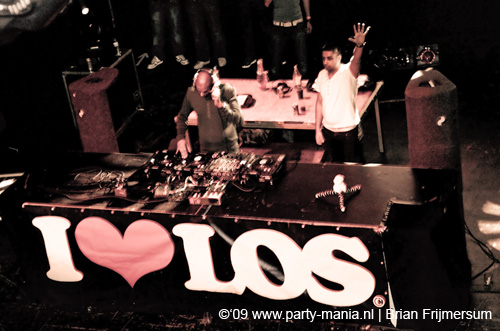 090214_192_los_partymania