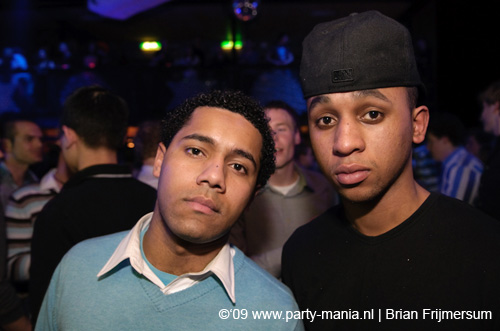 090214_203_los_partymania