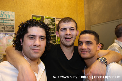 090214_207_los_partymania