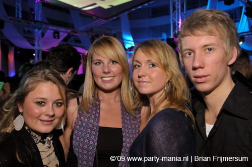 090220_120_connected_partymania