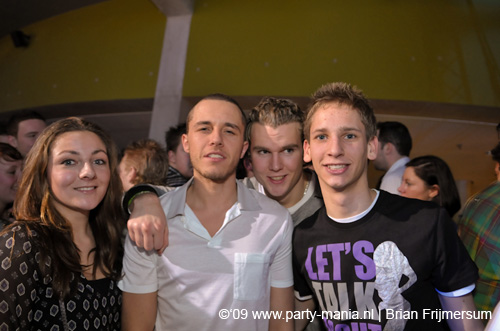 090220_128_connected_partymania