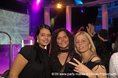 090220_140_connected_partymania