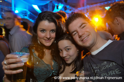 090220_156_connected_partymania