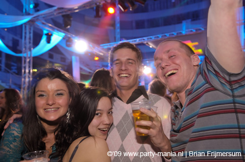 090220_159_connected_partymania