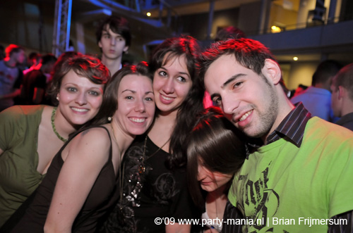 090220_170_connected_partymania