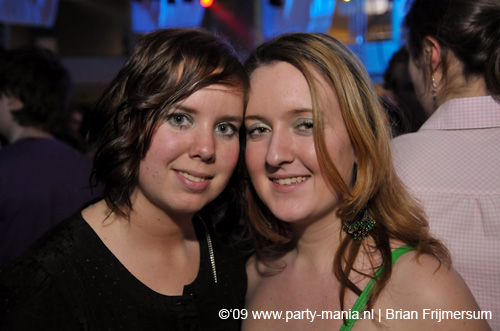 090220_175_connected_partymania