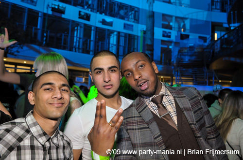 090220_179_connected_partymania