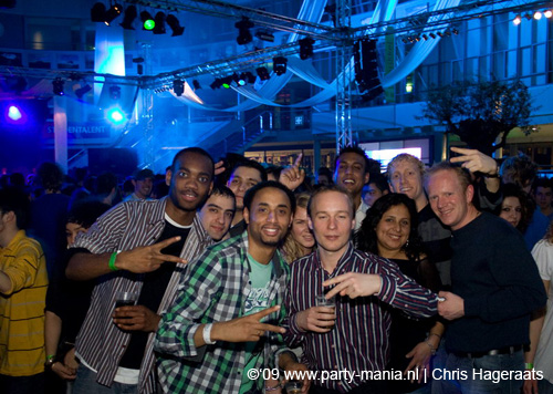 090220_108_connected_partymania