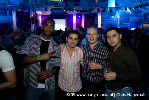 090220_109_connected_partymania