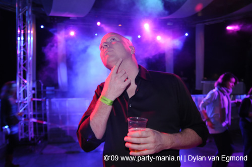 090220_116_connected_partymania