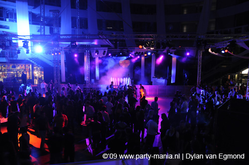 090220_121_connected_partymania