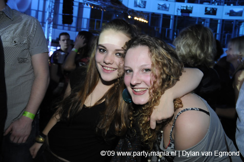 090220_153_connected_partymania