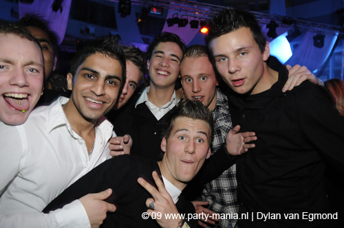 090220_157_connected_partymania