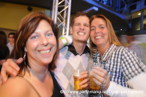 090220_170_connected_partymania