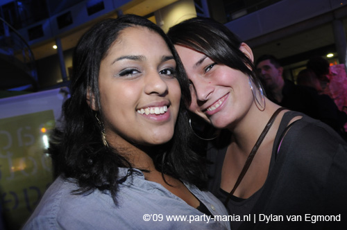 090220_171_connected_partymania