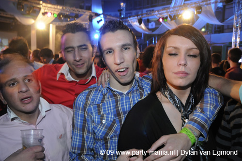 090220_174_connected_partymania