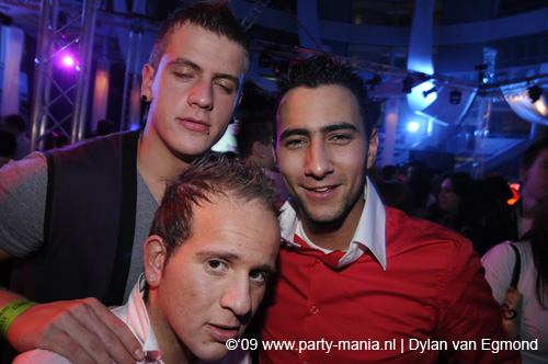 090220_176_connected_partymania