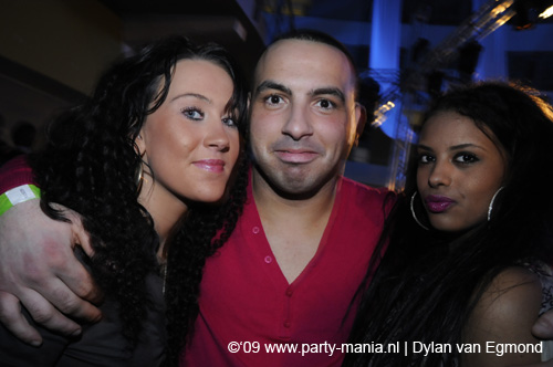 090220_177_connected_partymania