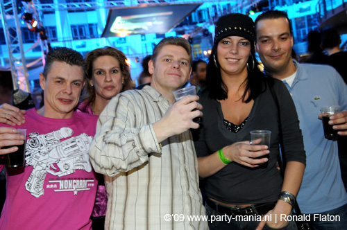 090220_097_connected_partymania