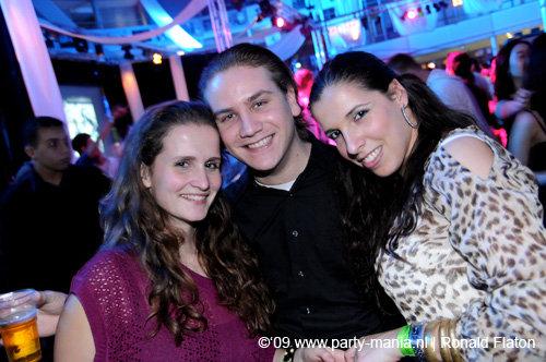 090220_101_connected_partymania