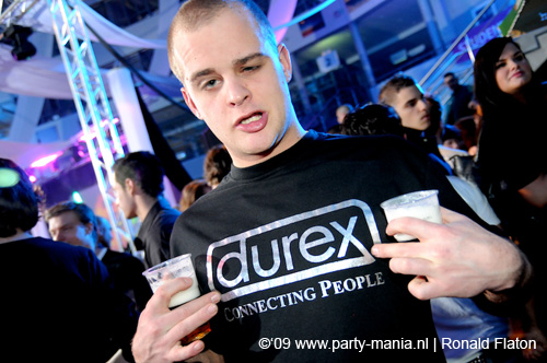 090220_115_connected_partymania