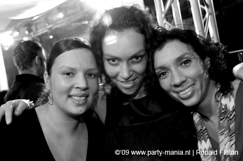 090220_116_connected_partymania