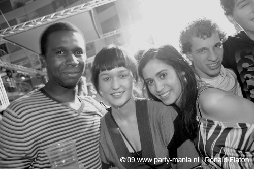 090220_119_connected_partymania