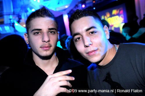 090220_121_connected_partymania