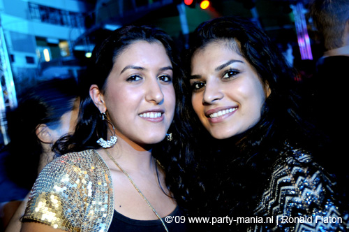 090220_124_connected_partymania