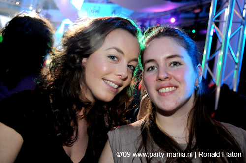 090220_126_connected_partymania