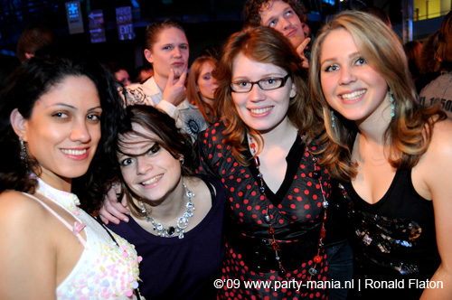 090220_134_connected_partymania