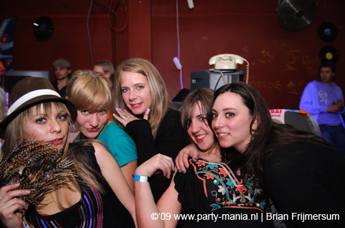 090221_070_gestoord_partymania