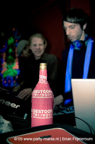 090221_073_gestoord_partymania