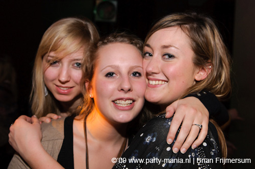 090221_086_gestoord_partymania