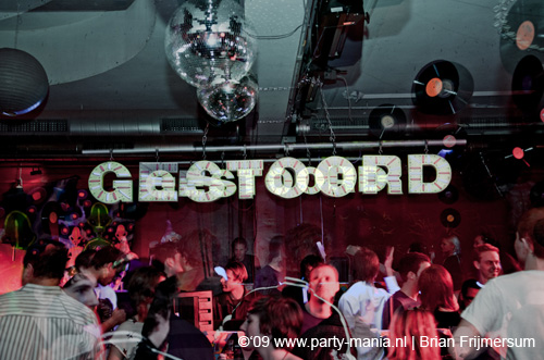 090221_101_gestoord_partymania